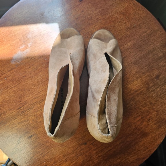 Lucky Brand Joal Tan Suede Peep Toe open V-Cut Block Heel Booties womens 9M/40 - Picture 6 of 10